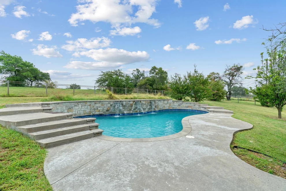 Unit for sale at 217 Naibara Trail, Weatherford, TX 76088