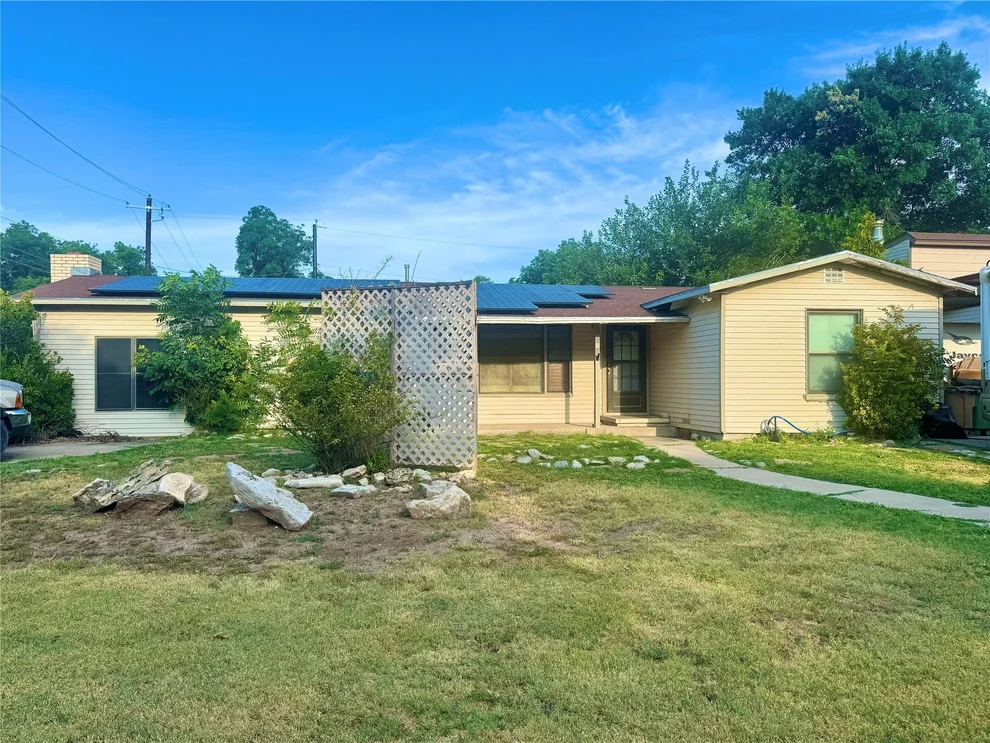 Unit for sale at 512 Wanda Street, San Angelo, TX 76903