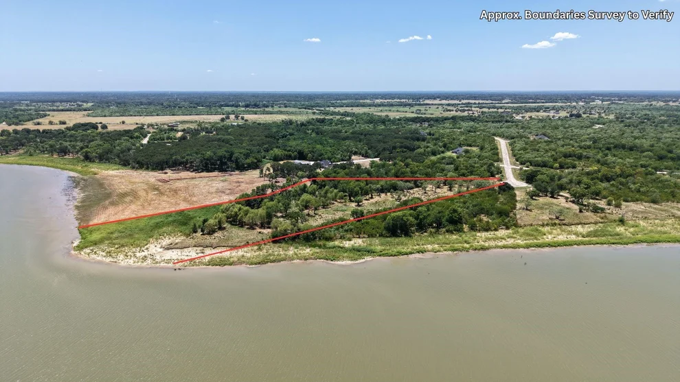 Unit for sale at 8424 Edgewater Drive, Kemp, TX 75143