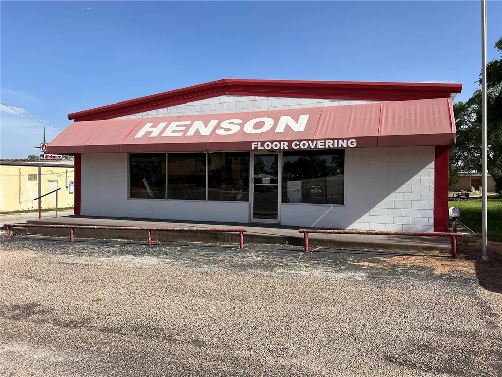 Unit for sale at 906 E 15th Street, Sweetwater, TX 79556