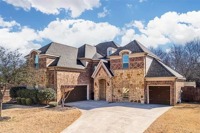Unit for sale at 704 Elm Creek Circle, Mansfield, TX 76063