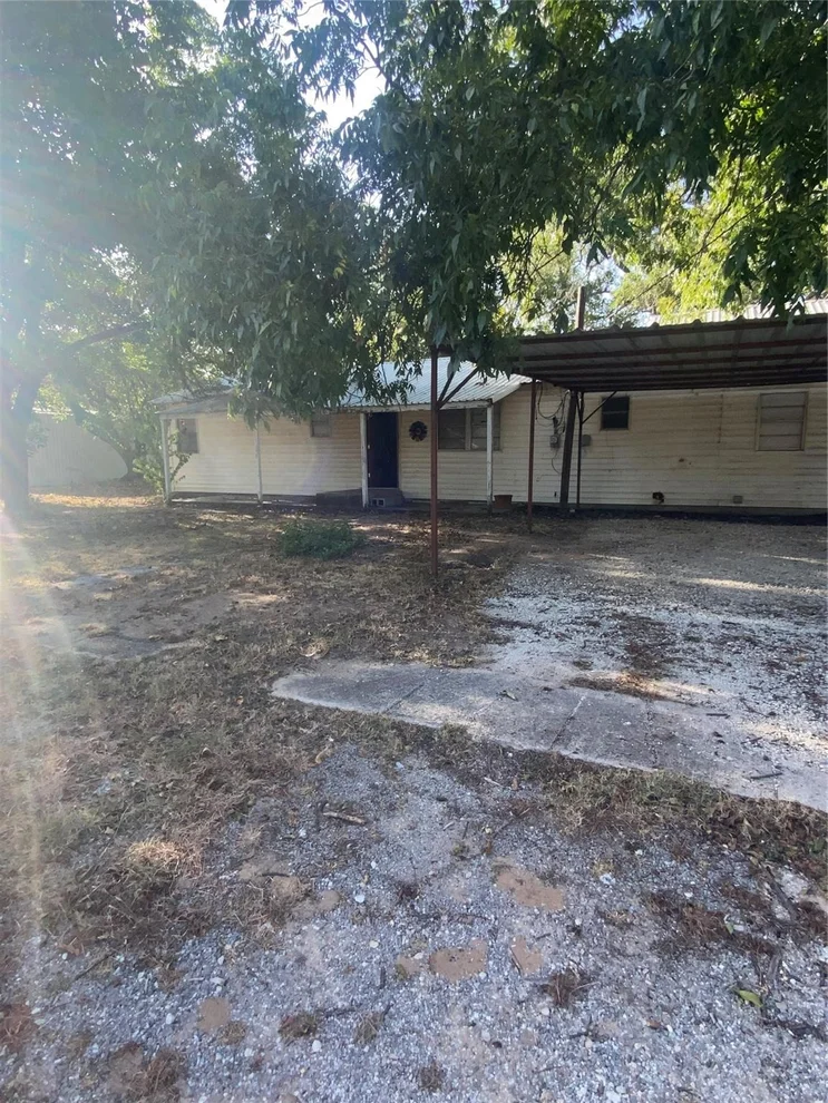 Unit for sale at 600 2nd Street, Cross Plains, TX 76443