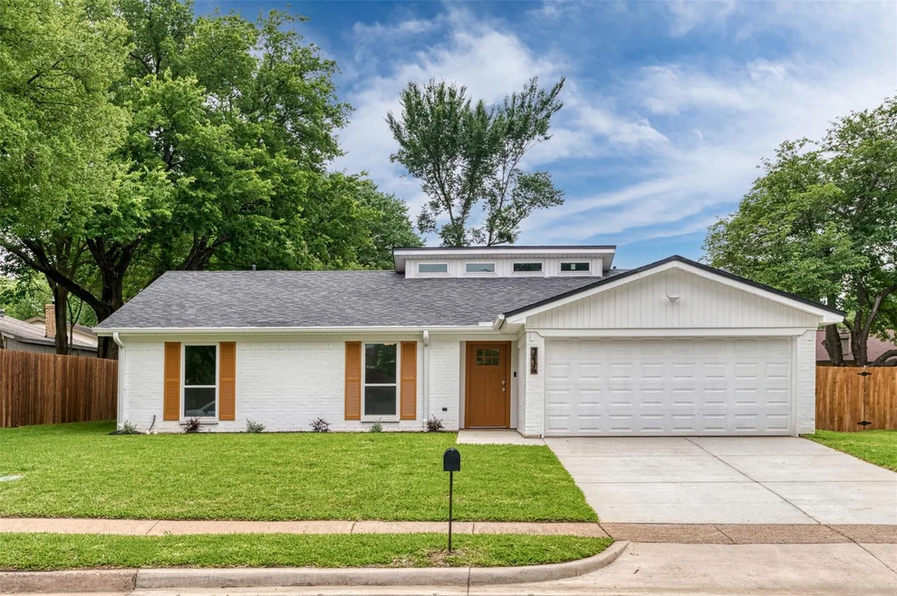 Unit for sale at 314 Sixpence Lane, Euless, TX 76039