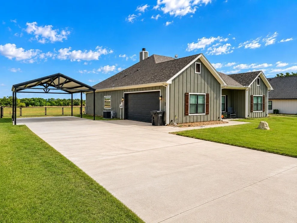 Unit for sale at 920 Kite Road, Mineral Wells, TX 76067