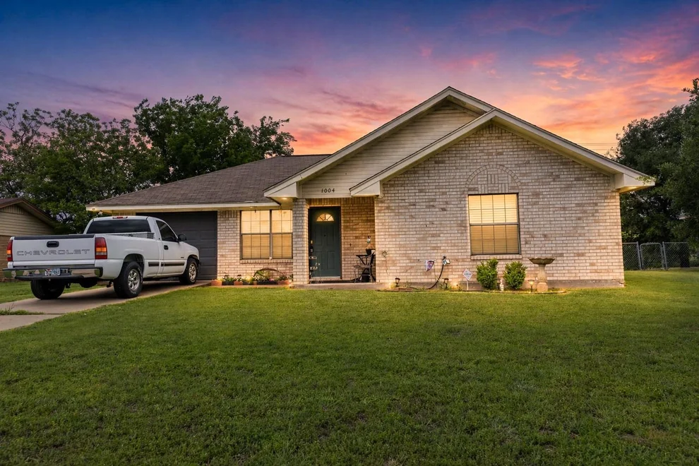 Unit for sale at 1004 Clover Street, Bellmead, TX 76705