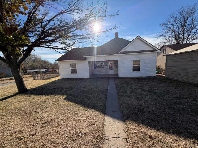 Unit for sale at 822 Santa Fe Avenue, Canadian, TX 79014
