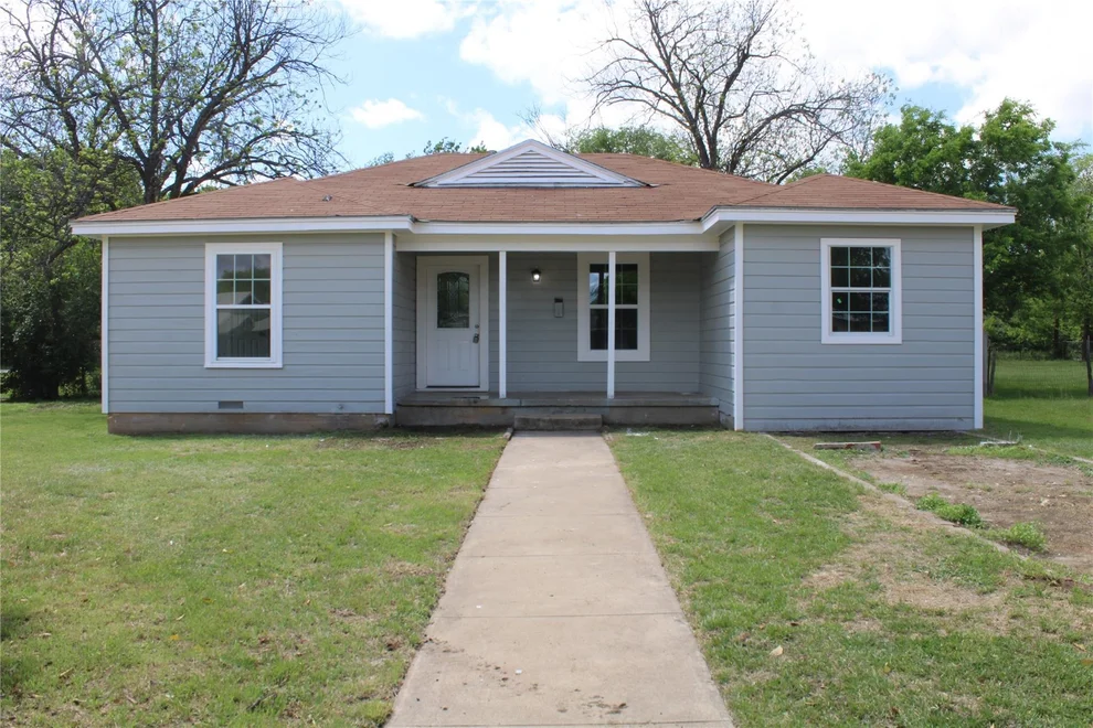 Unit for sale at 2105 6 TH, Brownwood, TX 76801