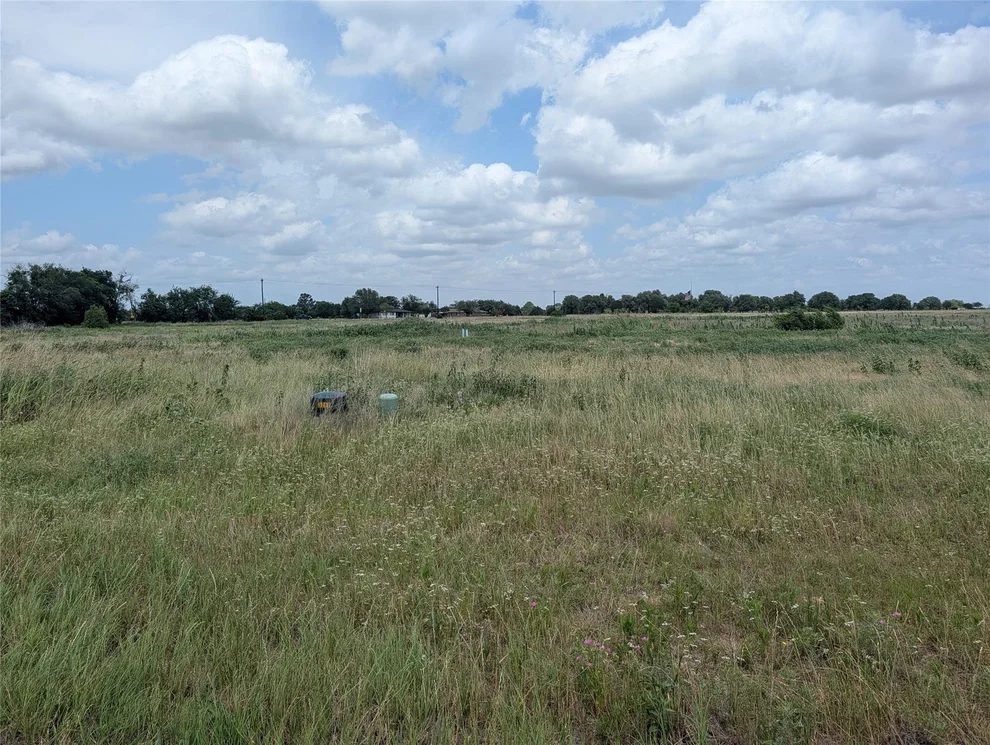Unit for sale at 1007 Autumn Trail, Mabank, TX 75147