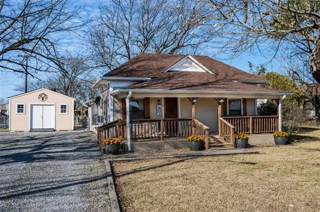 Unit for sale at 909 N Main Street, Ector, TX 75439