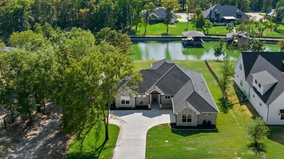 Unit for sale at 566 Clubhouse Drive, Corsicana, TX 75109