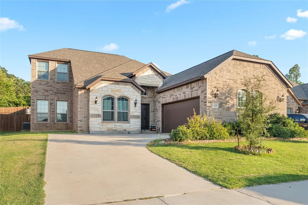 Unit for sale at 4424 Terraview Drive, Arlington, TX 76001