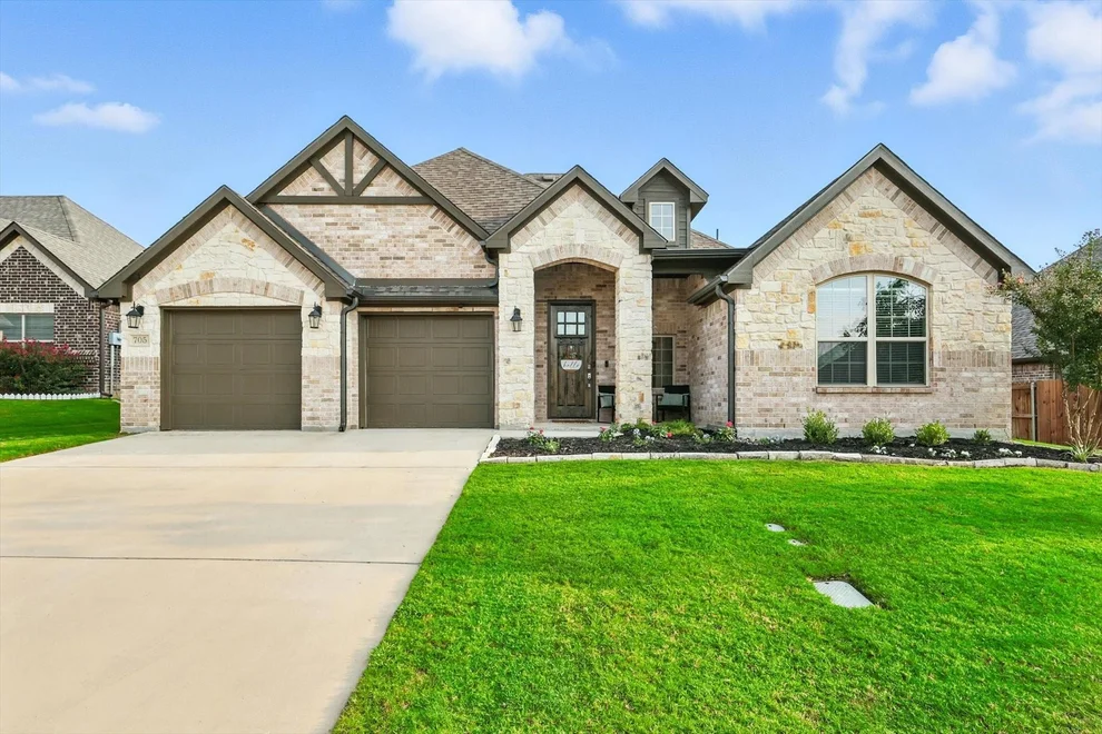 Unit for sale at 705 Chaparral Road, Sanger, TX 76266
