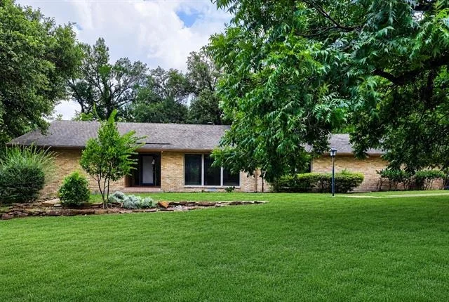 Unit for sale at 6606 Stonebrook Circle, Dallas, TX 75240
