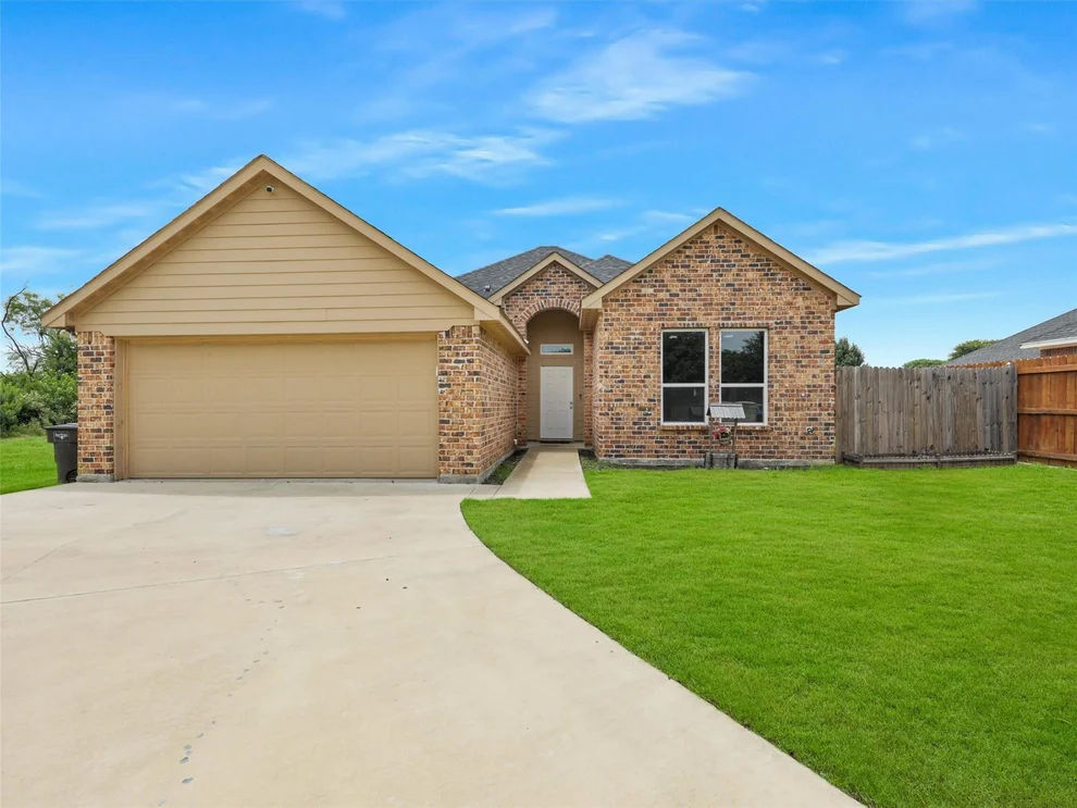 Unit for sale at 3101 Eastcrest Court, Fort Worth, TX 76105