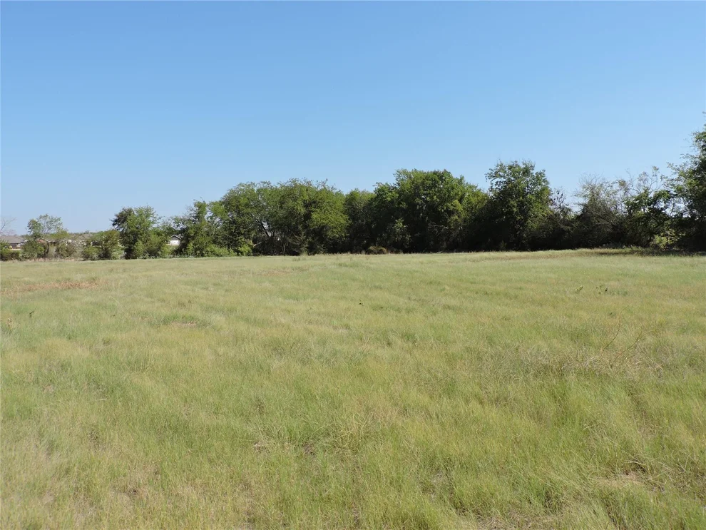 Unit for sale at 011 Barnes Road, Mabank, TX 75147