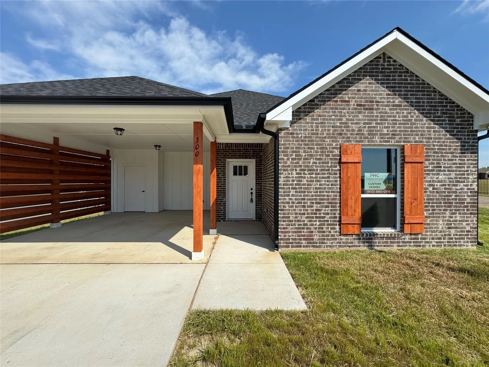 Unit for sale at 300 Rike Road, Mabank, TX 75147