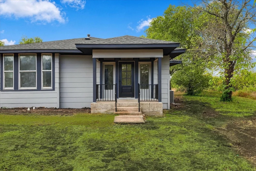 Unit for sale at 401 S Gardner Street, Whitewright, TX 75491