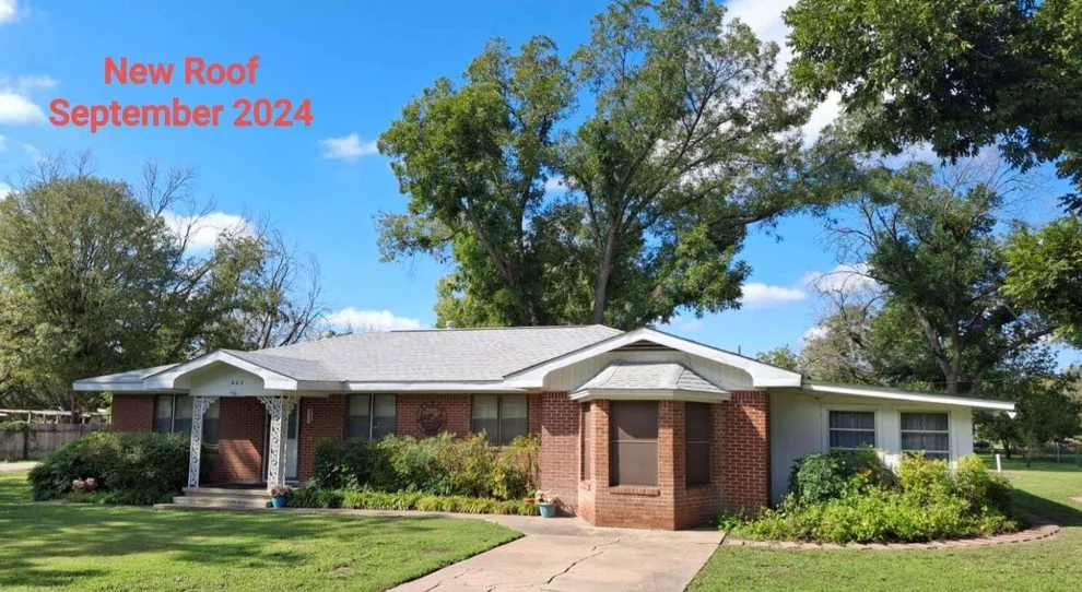Unit for sale at 602 West Street, Hico, TX 76457