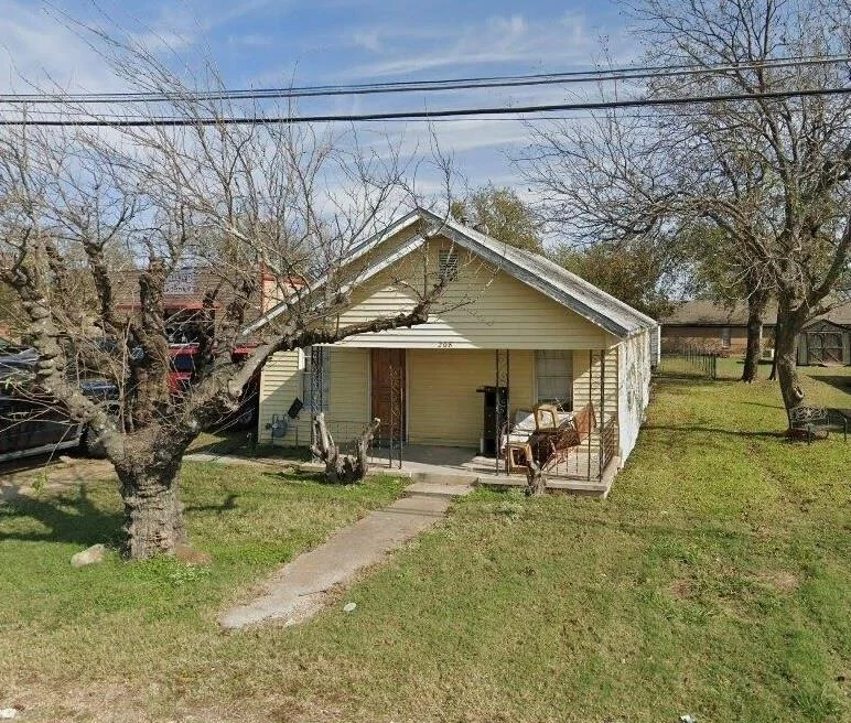 Unit for sale at 208 S Church Street, Elm Mott, TX 76640