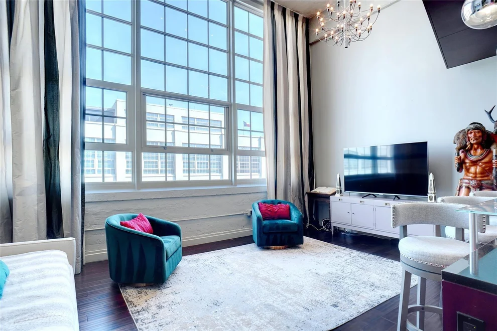 Unit for sale at 2600 W 7th Street, Fort Worth, TX 76107