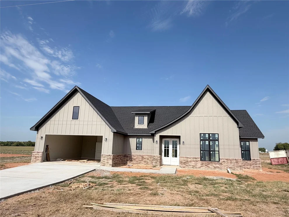 Unit for sale at 16301 County Road 441, Lindale, TX 75771