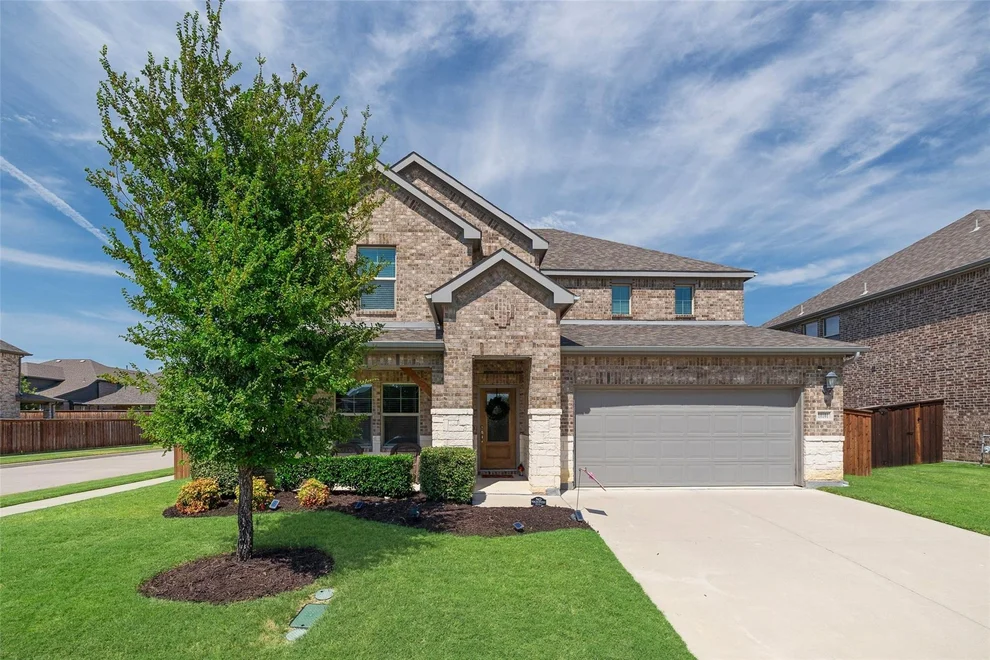 Unit for sale at 10101 Lakemont, Fort Worth, TX 76131