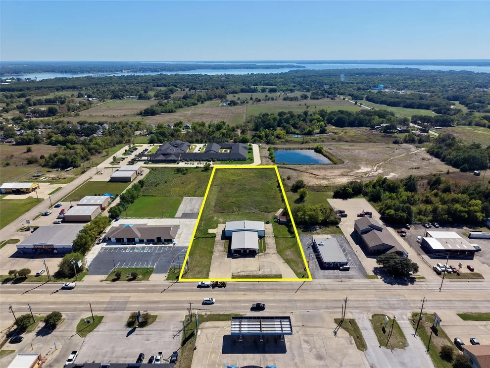 Unit for sale at 735 W Main Street, Gun Barrel City, TX 75156