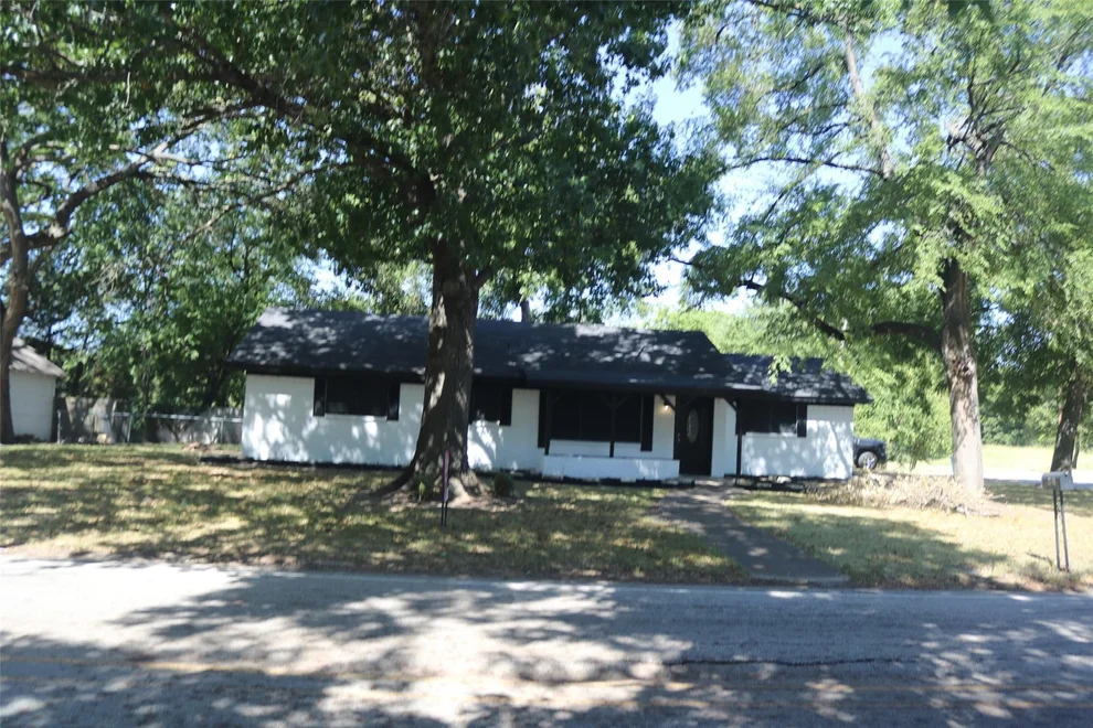 Unit for sale at 407 N Jefferson Street, Kaufman, TX 75142