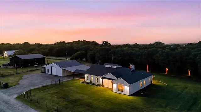 Unit for sale at 596 County Road 4668, Rhome, TX 76078