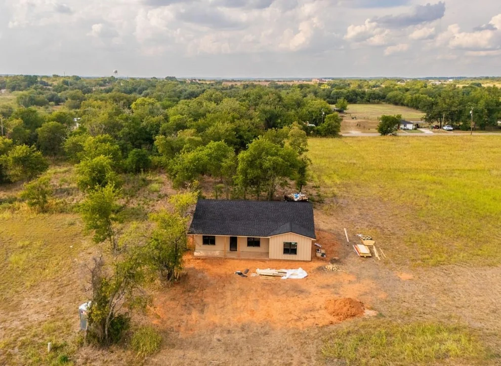 Unit for sale at 506 F Street, Meridian, TX 76665