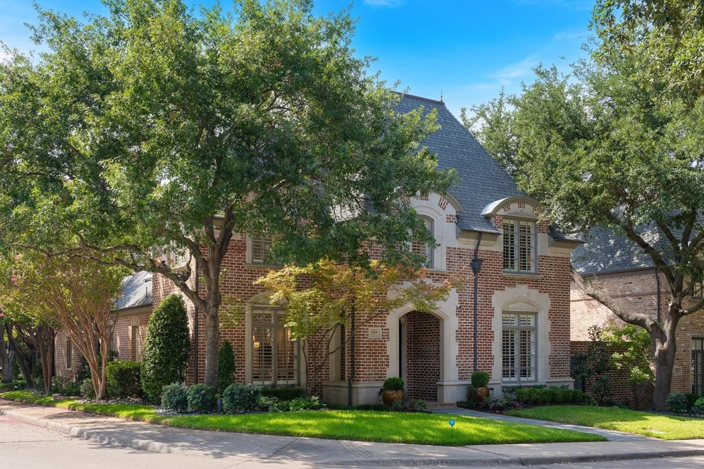 Unit for sale at 5660 Prestwick Lane, Dallas, TX 75252