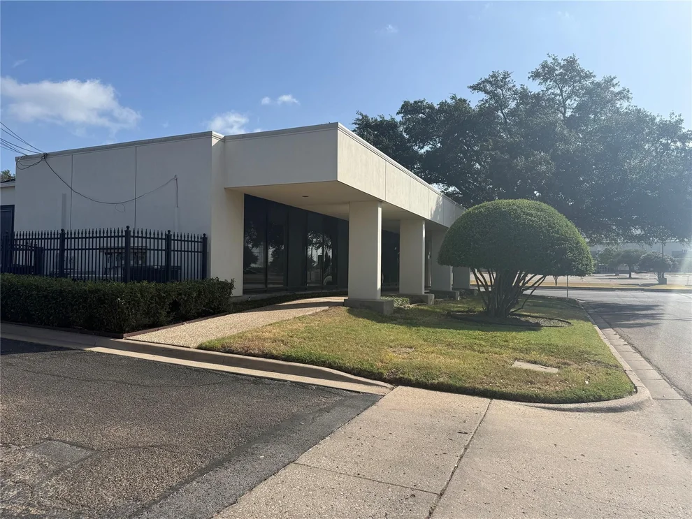 Unit for sale at 1600 Lake Air Drive, Waco, TX 76710
