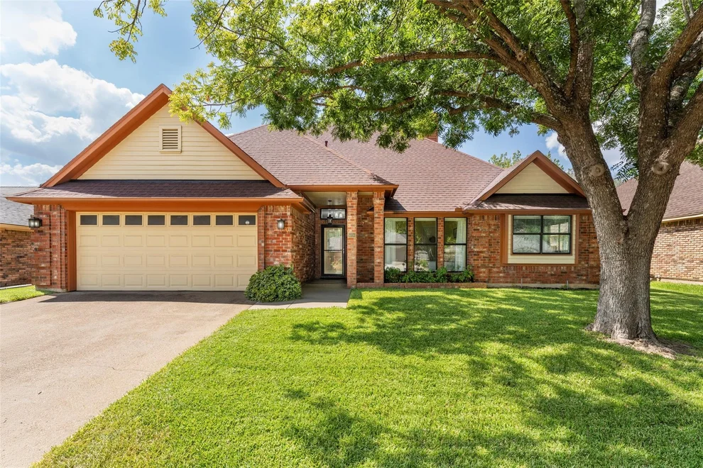 Unit for sale at 5006 Andalusia Trail, Arlington, TX 76017