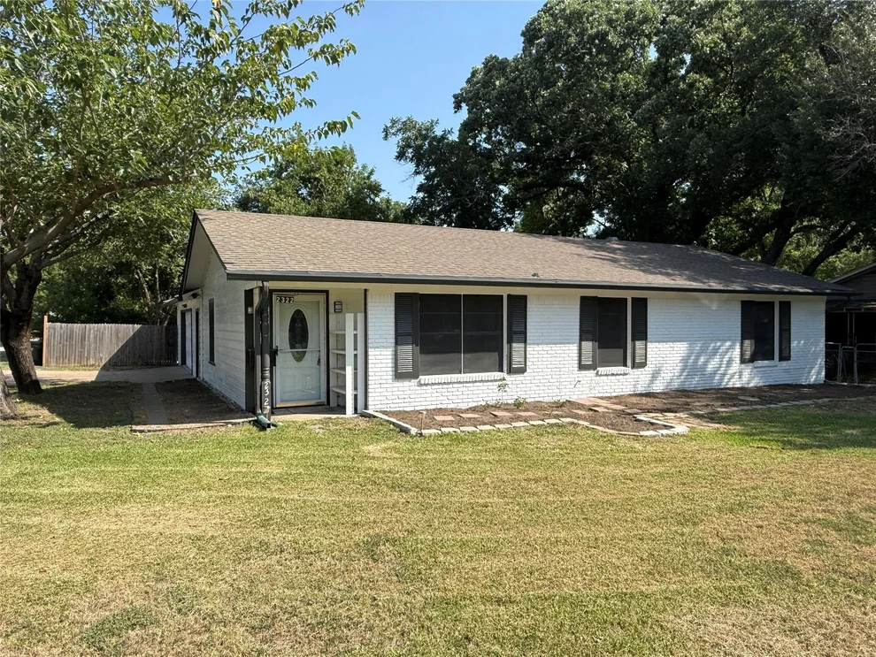 Unit for sale at 2322 W 1st Avenue, Corsicana, TX 75110
