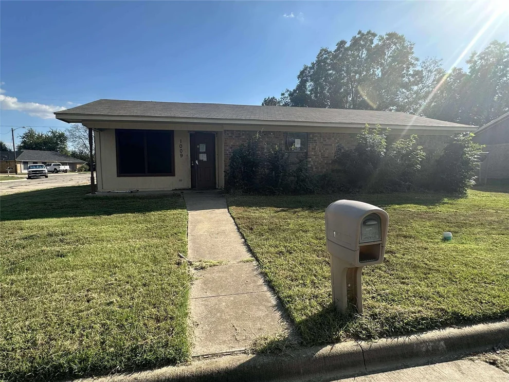 Unit for sale at 1009 Camp Street, Sulphur Springs, TX 75482
