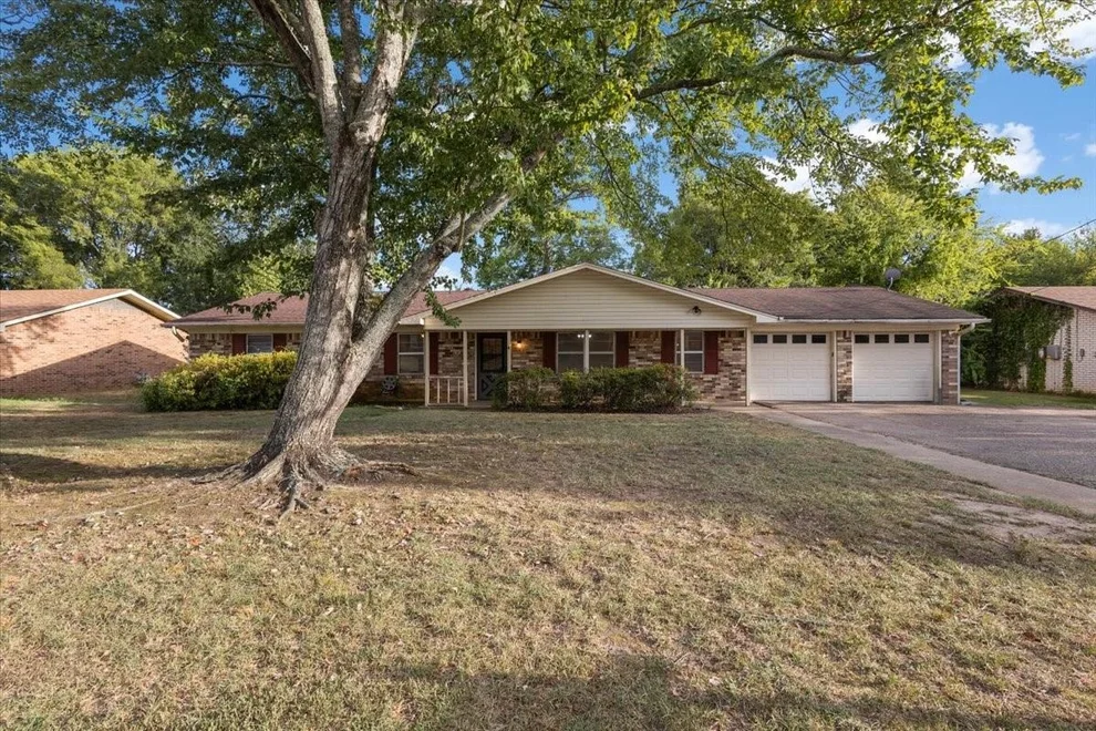 Unit for sale at 202 Sherwood Drive, Longview, TX 75605