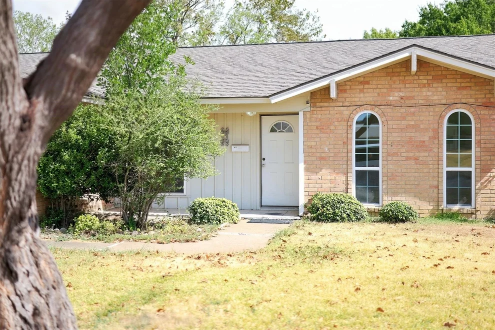 Unit for sale at 4207 Rainier Street, Irving, TX 75062