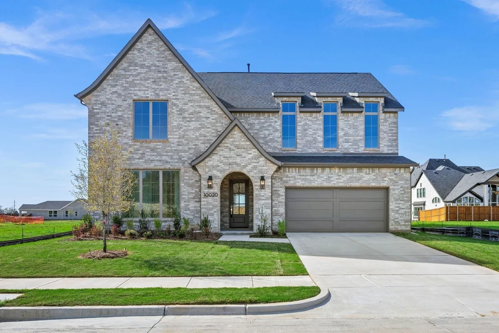Unit for sale at 10020 Cresent Drive, Providence Village, TX 76227