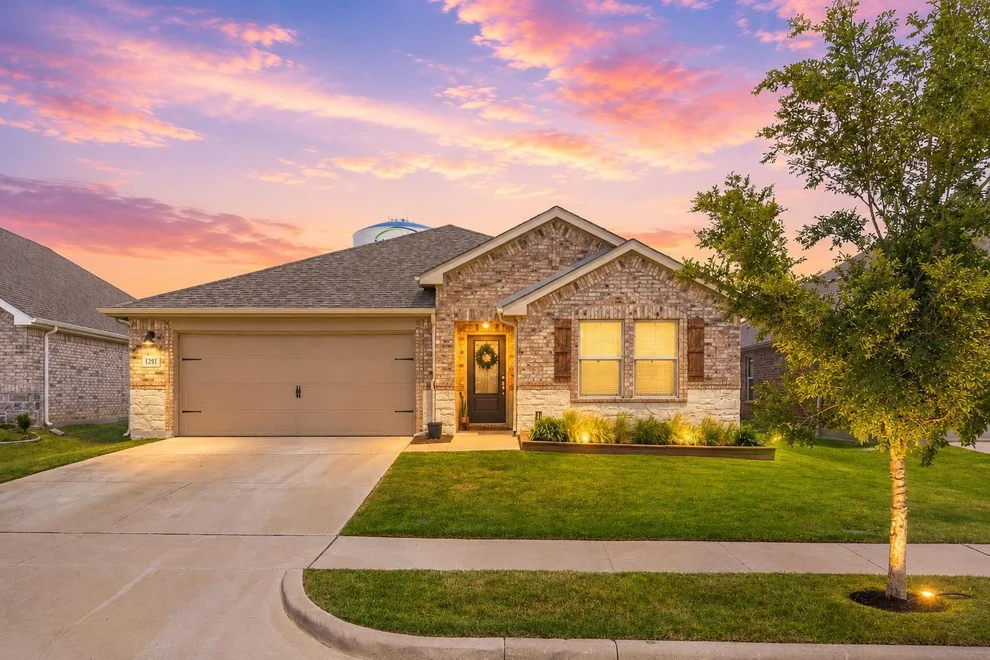 Unit for sale at 1501 Pleasant Knoll Trail, Aubrey, TX 76227