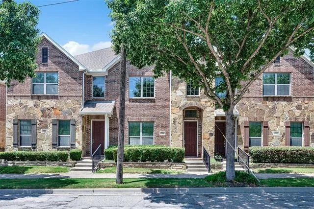 Unit for sale at 736 S Greenville Avenue, Richardson, TX 75081