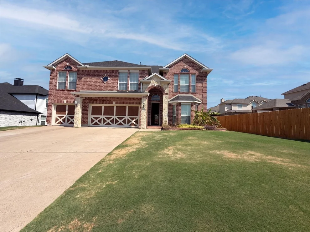 Unit for sale at 409 Lone Oak Court, Kennedale, TX 76060