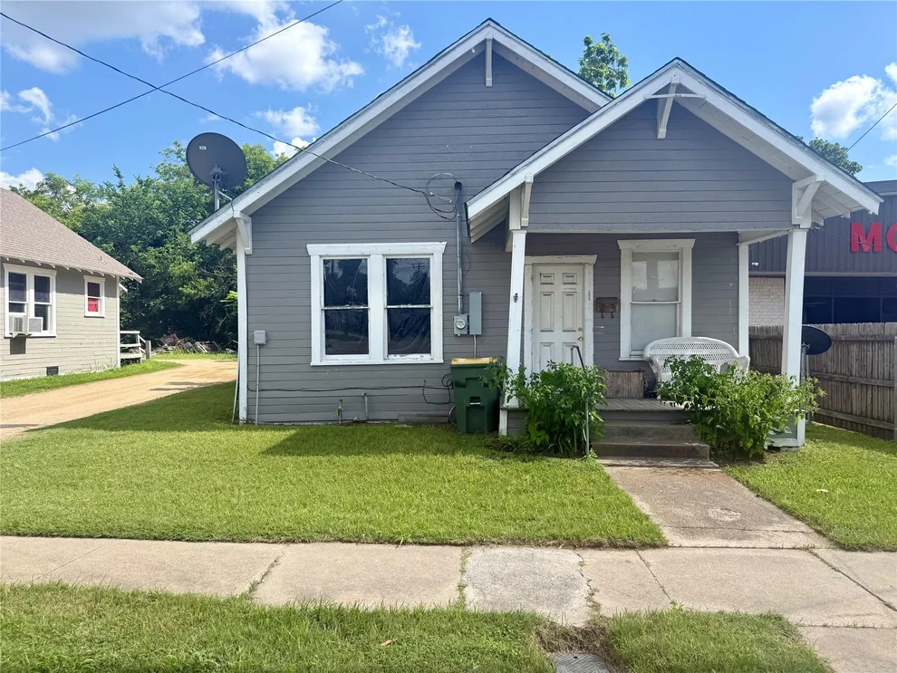Unit for sale at 390 Live Oak Street, Marlin, TX 76661