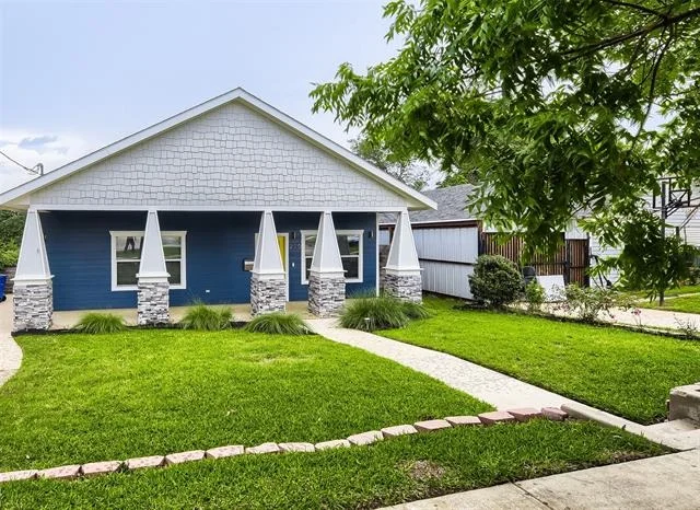 Unit for sale at 210 W Oak Street, Mansfield, TX 76063