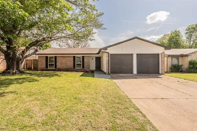 Unit for sale at 228 Blair Lane, Arlington, TX 76014