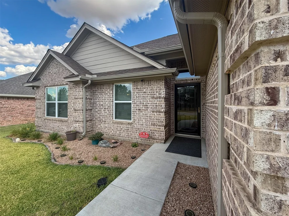 Unit for sale at 219 Quail Run, Aubrey, TX 76227