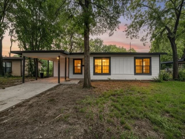 Unit for sale at 616 Leyenda Drive, Mesquite, TX 75149