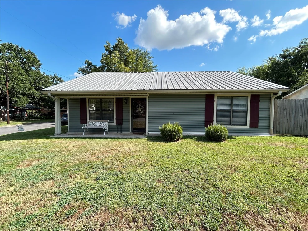 Unit for sale at 601 Locust Street S, Sulphur Springs, TX 75482
