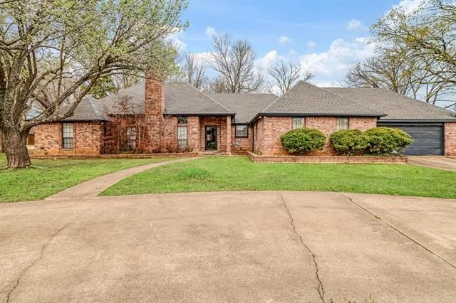 Unit for sale at 4315 Lakeshore Drive, Reno, TX 75462