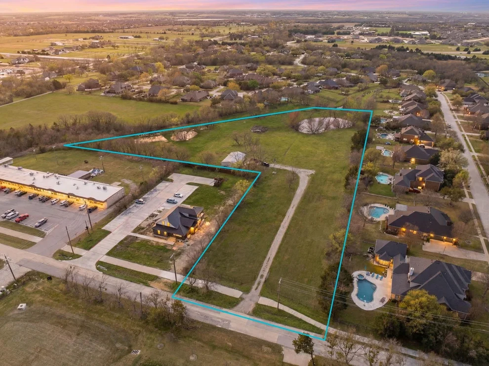 Unit for sale at 313 Hubbard Drive, Heath, TX 75032