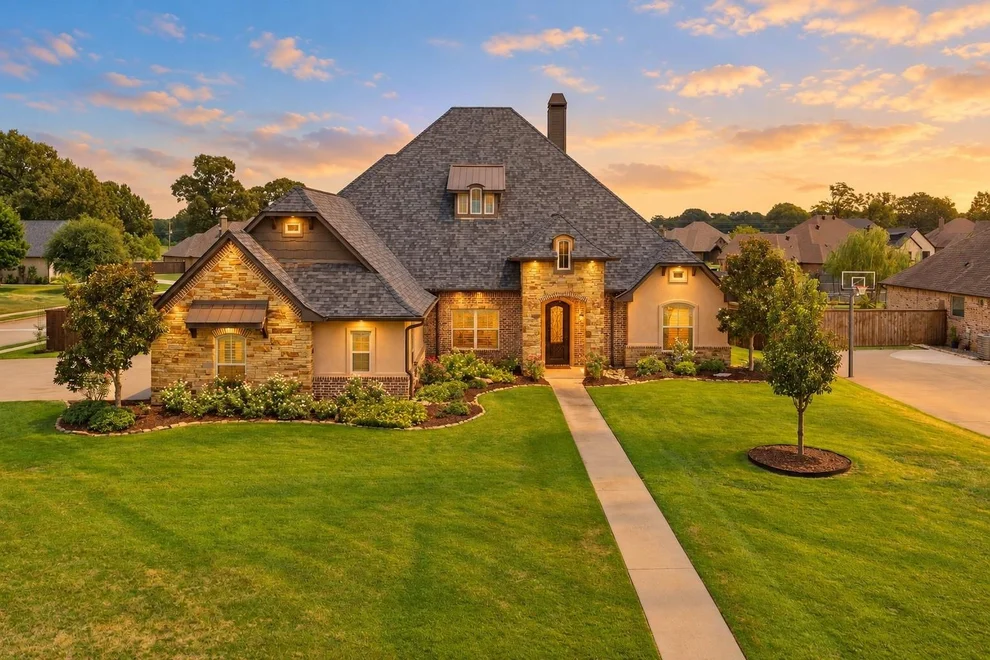 Unit for sale at 115 Circle Club Lane, Longview, TX 75602